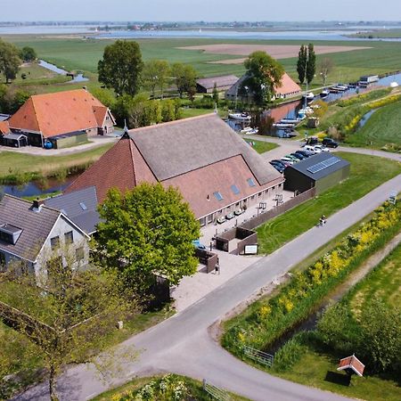 Groepsaccommodatie Fries en Fruitig Nijhuizum Buitenkant foto